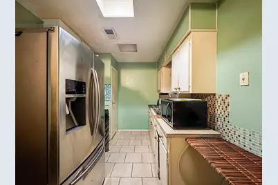 4806 Brookfield Drive, Houston, TX 77045 - Photo 9