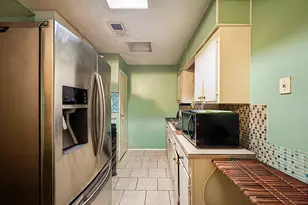 4806 Brookfield Dr, Houston, TX 77045 - Photo 9