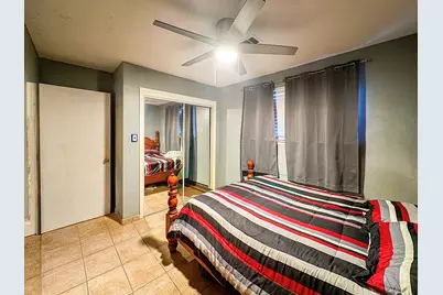 4806 Brookfield Drive, Houston, TX 77045 - Photo 5