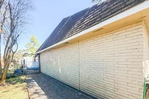 4806 Brookfield Dr, Houston, TX 77045 - Photo 11