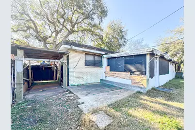 4806 Brookfield Drive, Houston, TX 77045 - Photo 13