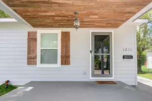 1011 11th St N, Texas City, TX 77590 - Photo 5