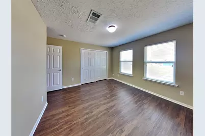 913 Almond Street, Baytown, TX 77521 - Photo 17