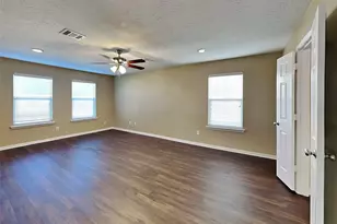 913 Almond St, Baytown, TX 77521 - Photo 13