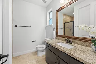 1029 W 21st St, Houston, TX 77008 - Photo 33