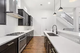 1029 W 21st St, Houston, TX 77008 - Photo 11