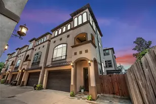 1029 W 21st St, Houston, TX 77008 - Photo 1