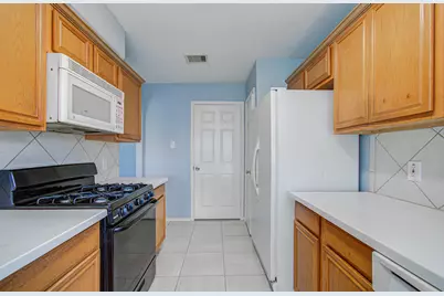 13915 Fort Nelson Drive, Houston, TX 77083 - Photo 9