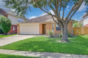 13915 Fort Nelson Dr, Houston, TX 77083 - Photo 3