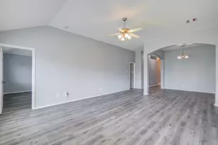 13915 Fort Nelson Dr, Houston, TX 77083 - Photo 17