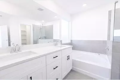 8315 Amber Summit Lane, Angleton, TX 77515 - Photo 9