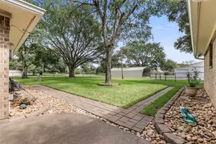 3503 Quail Cir, Sealy, TX 77474 - Photo 31