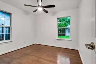 4930 Holloway Dr, Houston, TX 77048 - Photo 33