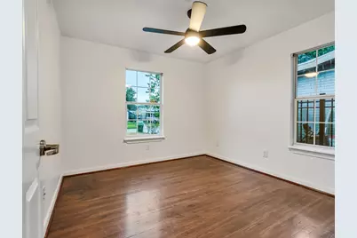 4930 Holloway Drive, Houston, TX 77048 - Photo 31