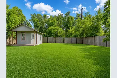 4930 Holloway Drive, Houston, TX 77048 - Photo 13