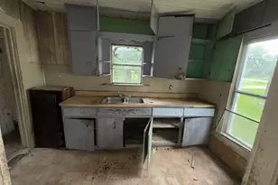 845 13th St, Port Arthur, TX 77640 - Photo 9