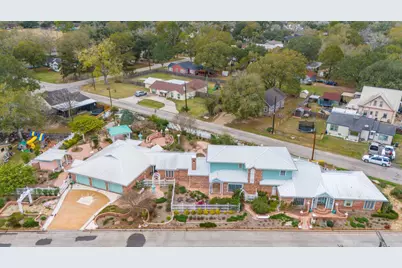 804 Alvin Street, El Campo, TX 77437 - Photo 5