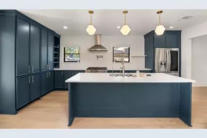 709 W 39th Street, Houston, TX 77018 - Photo 11