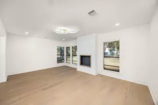 709 W 39th St, Houston, TX 77018 - Photo 7