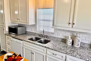 106 N Eastwood St, Houston, TX 77011 - Photo 17