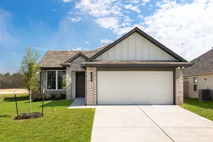 138 Overhill Dr, Huntsville, TX 77320 - Photo 1