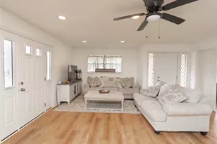 2817 Sams Dr, Seabrook, TX 77586 - Photo 9