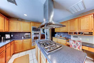 113 Coral Bay Dr, League City, TX 77573 - Photo 11