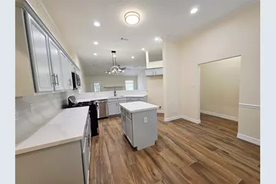 911 Beechgrove Drive, Webster, TX 77058 - Photo 3