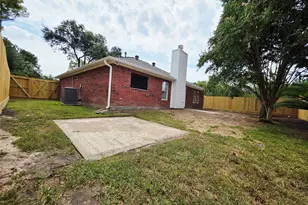 911 Beechgrove Dr, Webster, TX 77058 - Photo 17