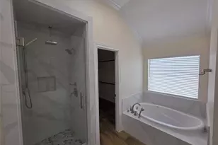 911 Beechgrove Dr, Webster, TX 77058 - Photo 13