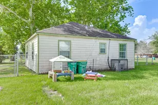 1104 Mabry Rd, Baytown, TX 77520 - Photo 31