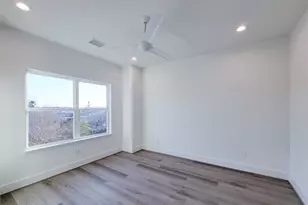 7703 Earl Rudder Wy, Houston, TX 77055 - Photo 11