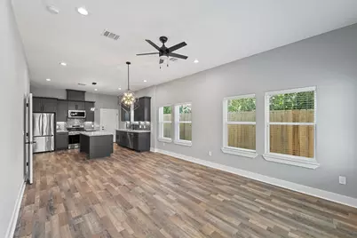 7704 Sealey Street, Houston, TX 77088 - Photo 7