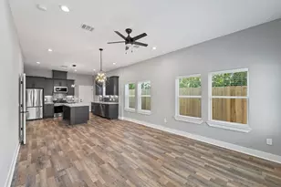 7704 Sealey St, Houston, TX 77088 - Photo 7