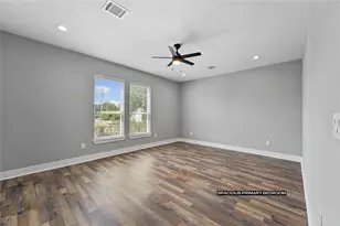 7704 Sealey St, Houston, TX 77088 - Photo 9