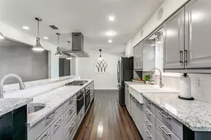 948 Spring Hills Dr, New Braunfels, TX 78130 - Photo 9