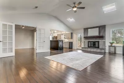 948 Spring Hills Drive, New Braunfels, TX 78130 - Photo 5