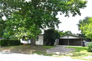 1601 Columbia St, Liberty, TX 77575 - Photo 3