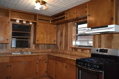 1601 Columbia Street, Liberty, TX 77575 - Photo 11