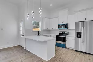 5126 Clover St, Houston, TX 77033 - Photo 11