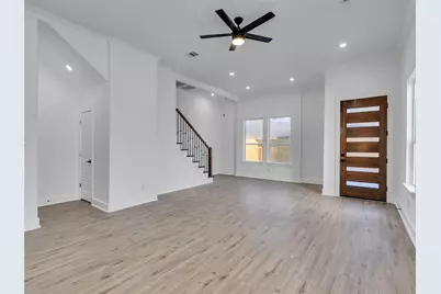 5126 Clover Street #A, Houston, TX 77033 - Photo 9