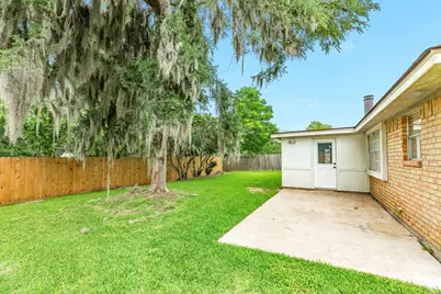 105 Sugar Cane Trace, Lake Jackson, TX 77566 - Photo 21