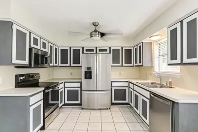 105 Sugar Cane Trace, Lake Jackson, TX 77566 - Photo 7