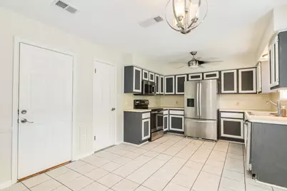 105 Sugar Cane Trace, Lake Jackson, TX 77566 - Photo 9