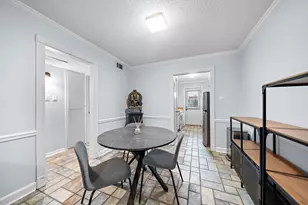 8289 Kingsbrook Rd, Houston, TX 77024 - Photo 13