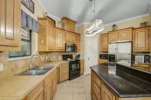 1000 Cardinal Dr, Richwood, TX 77566 - Photo 9