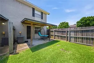 1406 Summit St, College Station, TX 77845 - Photo 5