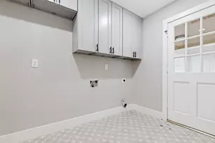 10903 Holly Springs Dr, Houston, TX 77042 - Photo 17
