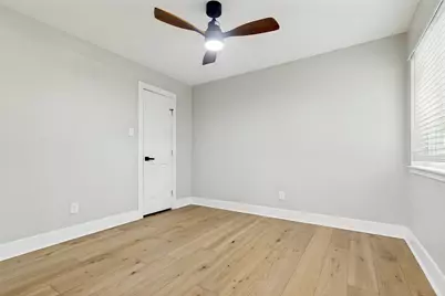 10903 Holly Springs Drive, Houston, TX 77042 - Photo 7