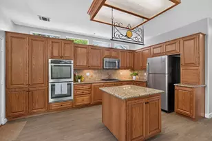 14 Treescape Cir, The Woodlands, TX 77381 - Photo 13